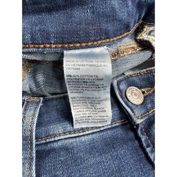 Chicos So Slimming Girlfriend Crop Jeans Sz 6P/0.5P Slim Leg Denim 3 Button Hem - Picture 7 of 10